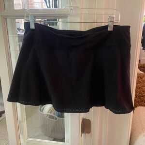 Lululemon black tennis skirt in size 10!